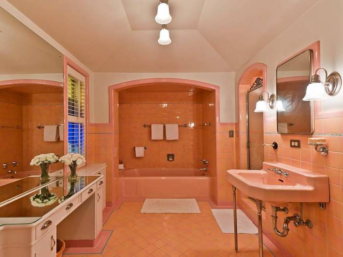 How to decorate pink bathroom room 1940's